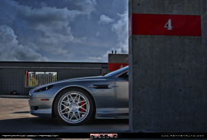 Aston-Martin-DBS_Rennen-R8_3