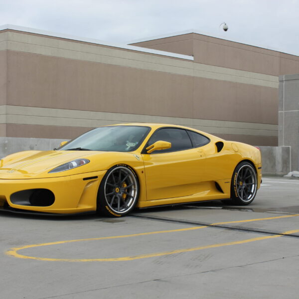 Ferrari w RL (2)