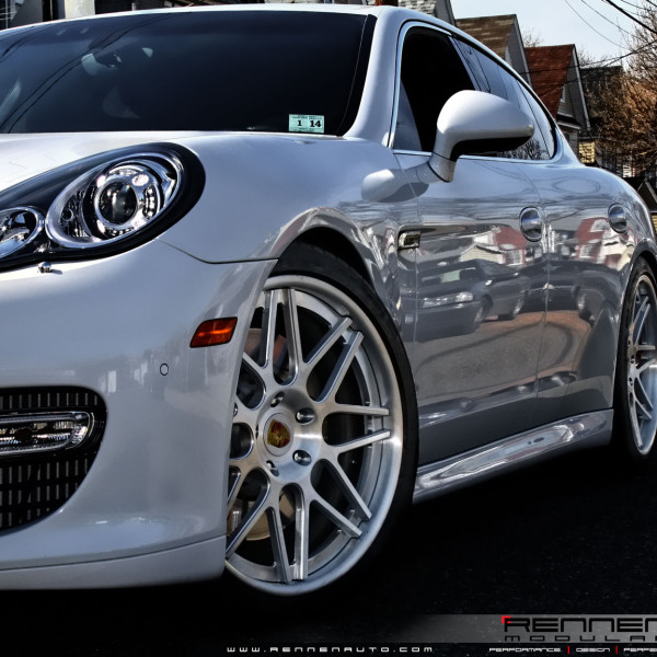 Porsche-Panarema_Rennen-R8-concave